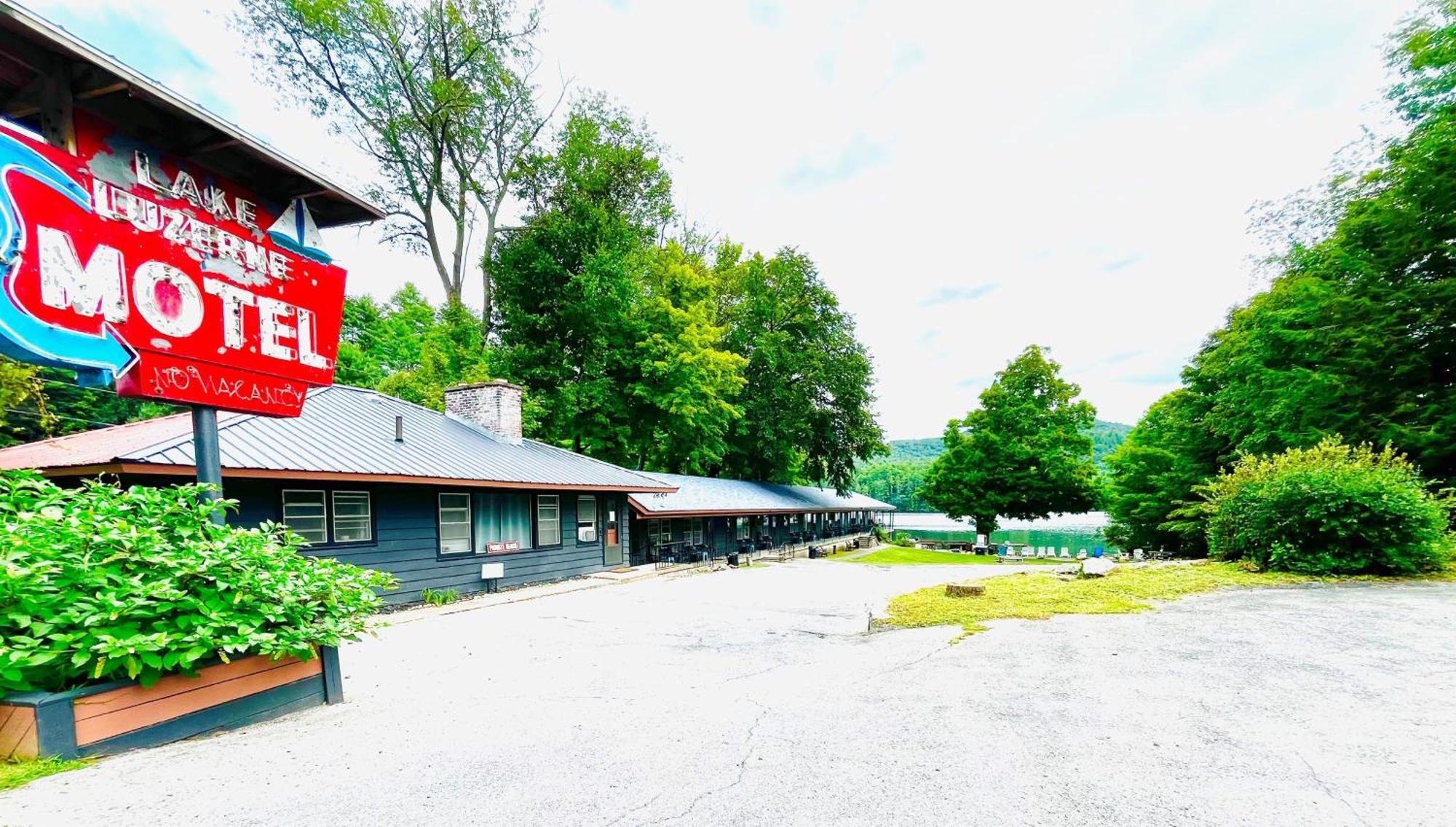 Motel Luzerne Lake Luzerne Экстерьер фото